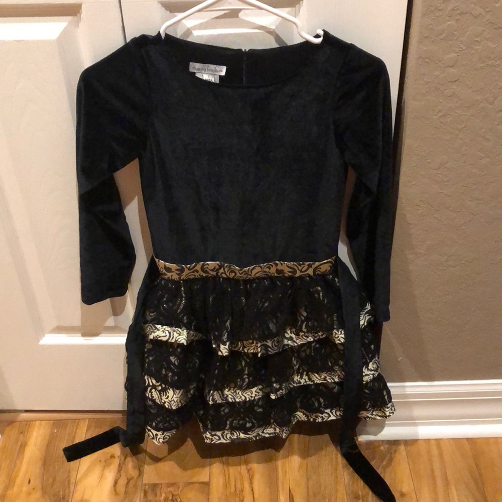 Chasing Fireflies Black Velvet/Gold Dress Size 7